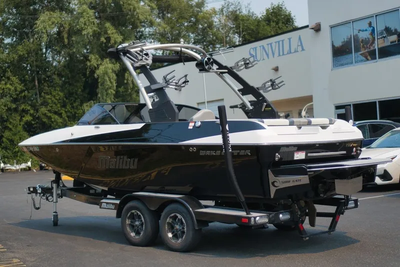 Slide: The Image of Malibu Wakesetter 21 MLX 2018 - 7
