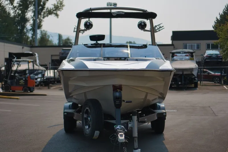 Slide: The Image of Malibu Wakesetter 21 MLX 2018 - 4