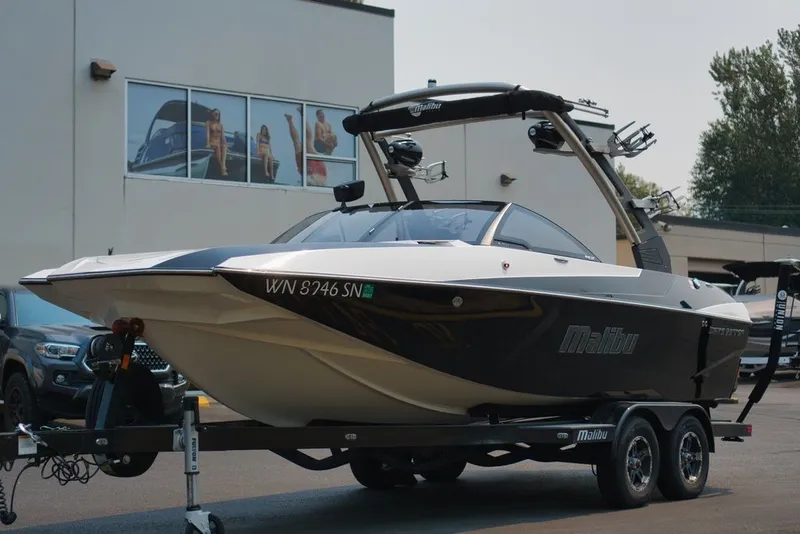 Slide: The Image of Malibu Wakesetter 21 MLX 2018 - 3