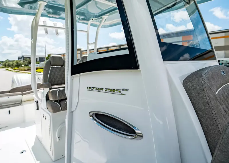 Slide: The Image of Sea Hunt Ultra 285SE 2027 - 20