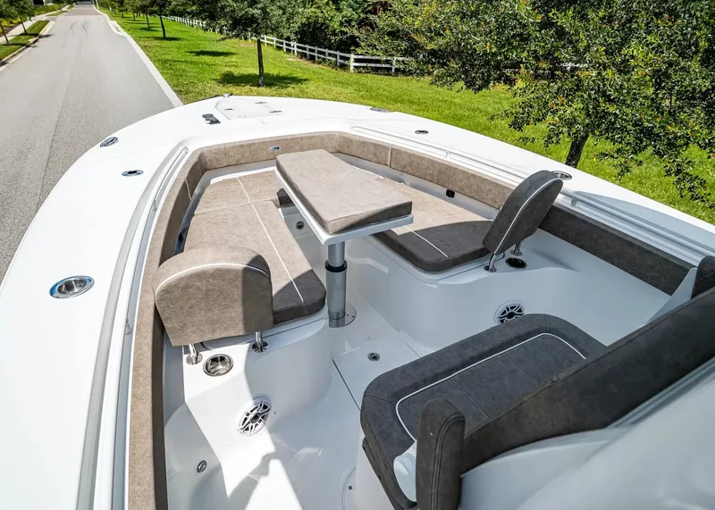 Slide: The Image of Sea Hunt Ultra 285SE 2027 - 18