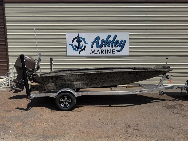 The Image of Xpress Hyper-Lift Duck Boat Series X16DB-YAMAHA 70-NEW FOR 2027 2027 - 1