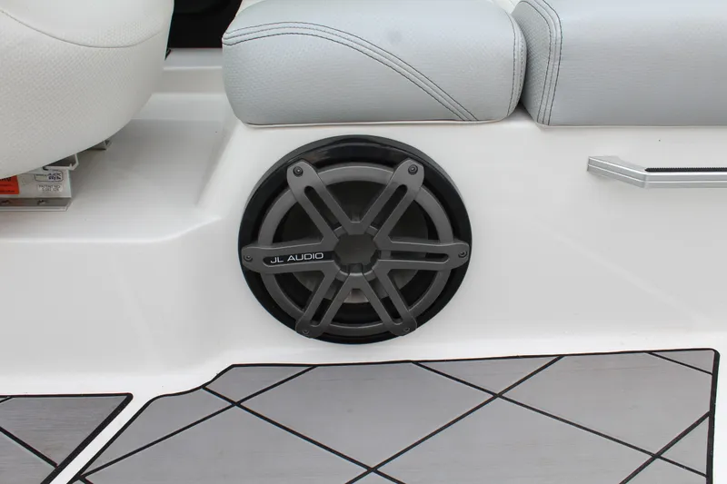 Slide: The Image of MasterCraft X23 2015 - 16