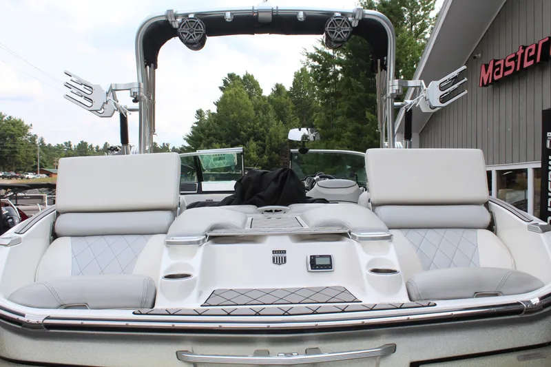 Slide: The Image of MasterCraft X23 2015 - 23