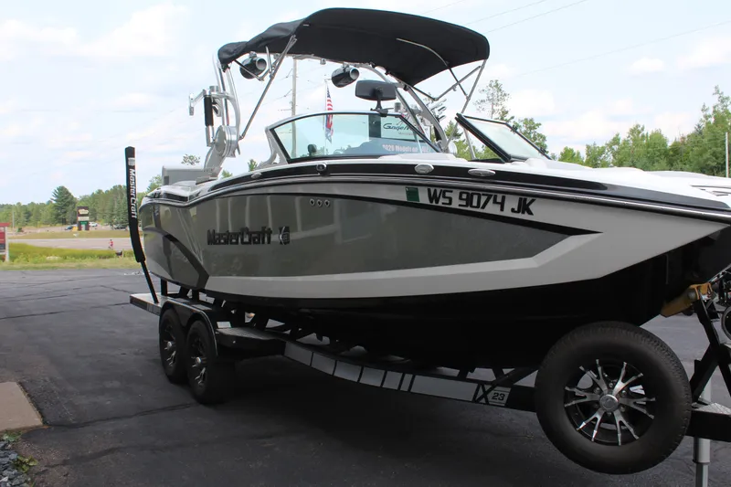Slide: The Image of MasterCraft X23 2015 - 5