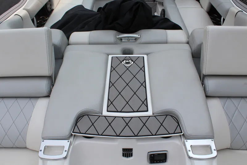 Slide: The Image of MasterCraft X23 2015 - 21