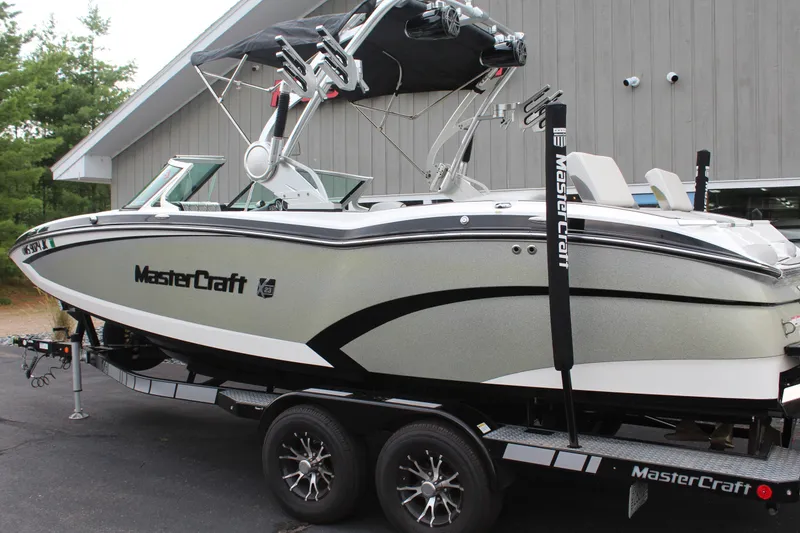 Slide: The Image of MasterCraft X23 2015 - 2