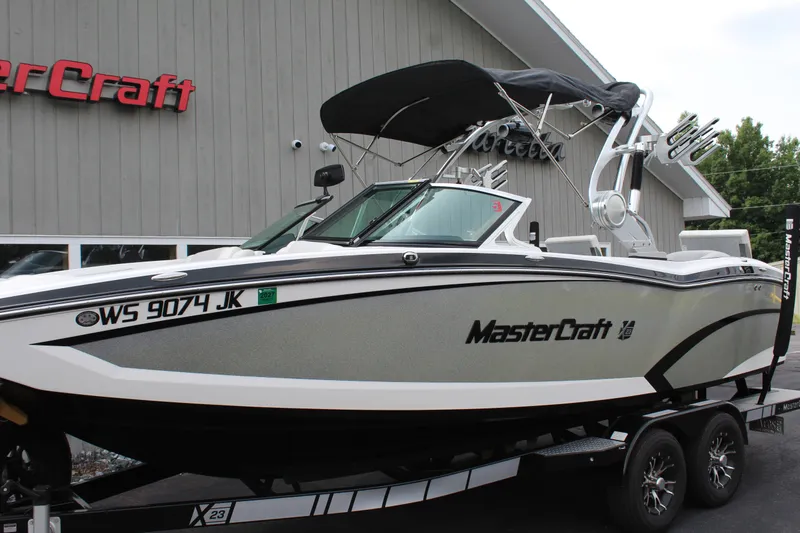 Slide: The Image of MasterCraft X23 2015 - 3