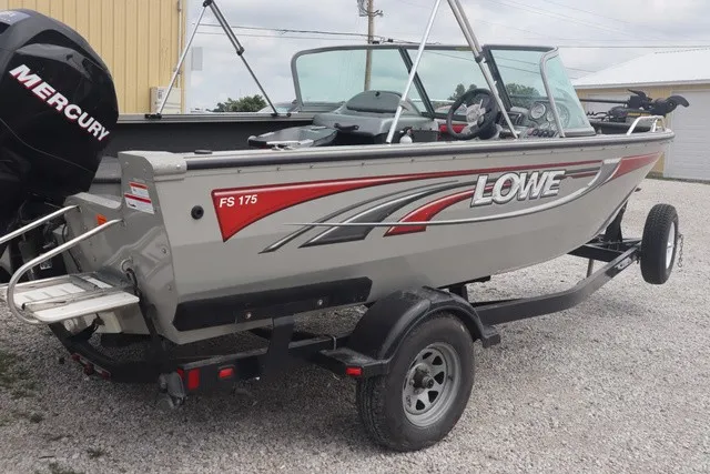 The Image of Lowe 175 Fish N Ski 2010 - 1