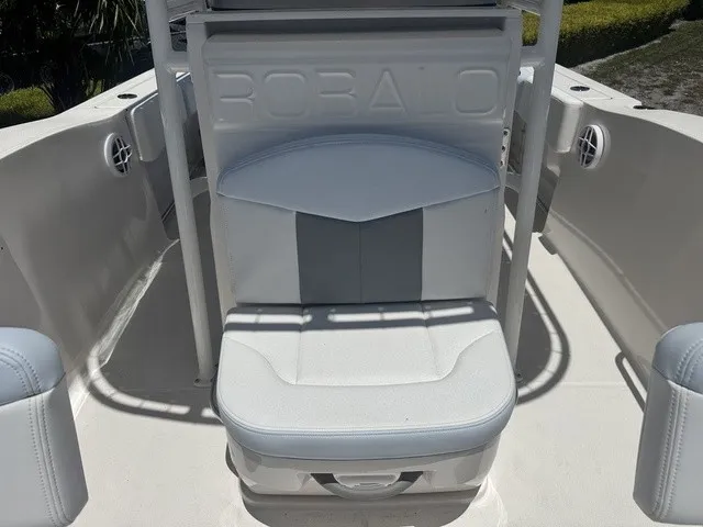 Slide: The Image of Robalo R202 Explorer 2027 - 13