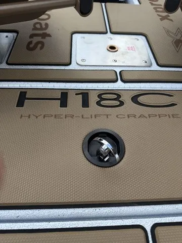 Slide: The Image of Xpress H18C Crappie 2027 - 38