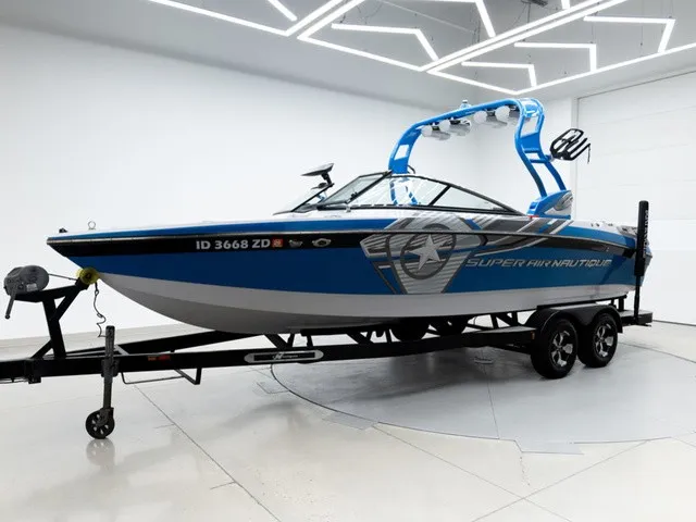 Slide: The Image of Nautique Super Air Nautique 230 2013 - 2