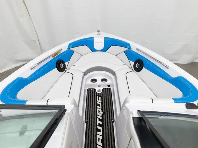 Slide: The Image of Nautique Super Air Nautique 230 2013 - 6