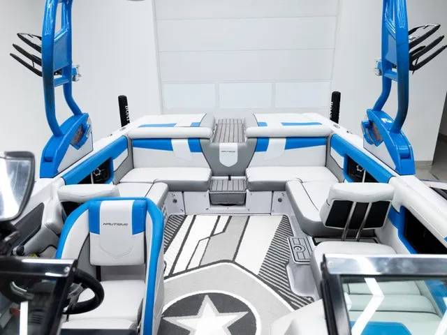 Slide: The Image of Nautique Super Air Nautique 230 2013 - 7