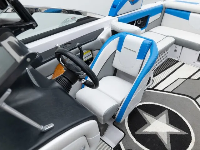 Slide: The Image of Nautique Super Air Nautique 230 2013 - 8