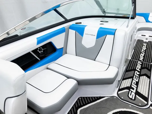 Slide: The Image of Nautique Super Air Nautique 230 2013 - 9