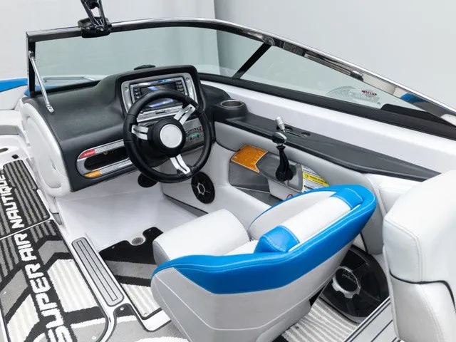Slide: The Image of Nautique Super Air Nautique 230 2013 - 10