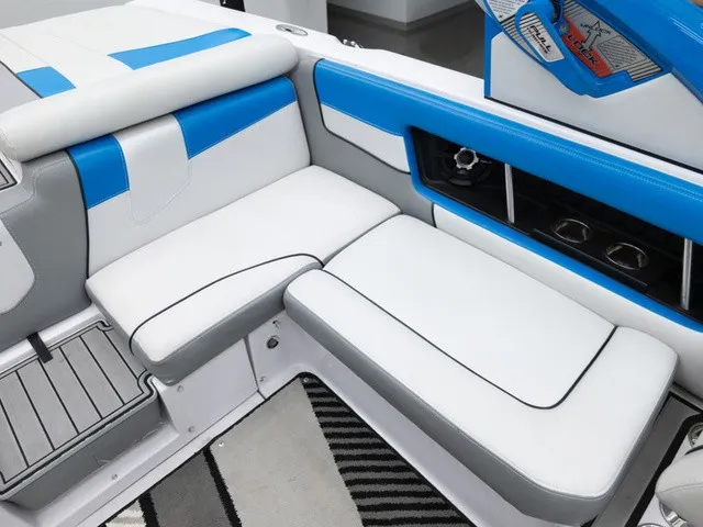 Slide: The Image of Nautique Super Air Nautique 230 2013 - 12