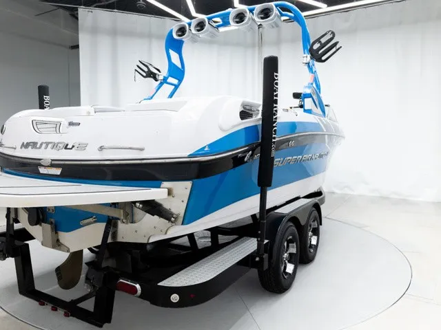 Slide: The Image of Nautique Super Air Nautique 230 2013 - 5