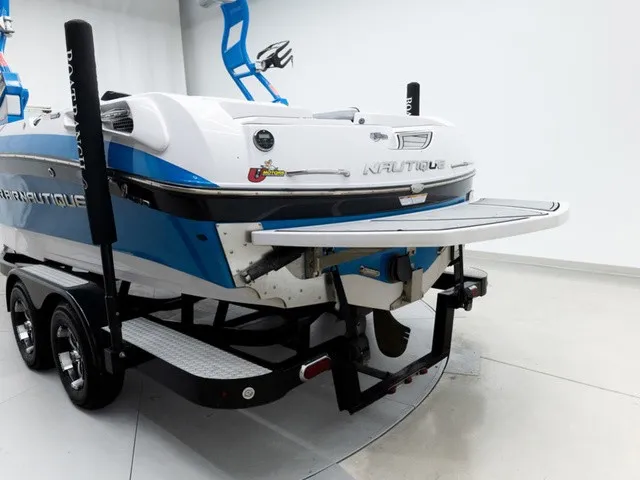 Slide: The Image of Nautique Super Air Nautique 230 2013 - 4
