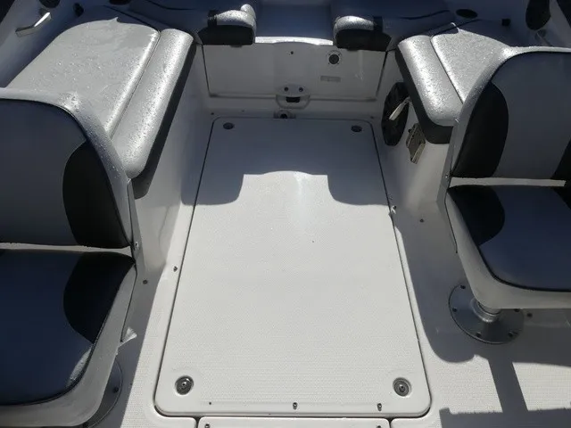 Slide: The Image of Yamaha AR240 2018 - 18