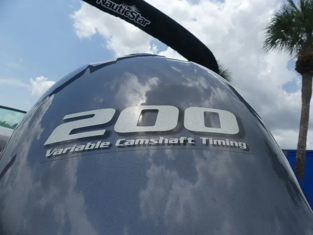Slide: The Image of NauticStar 243 DC 2022 - 15