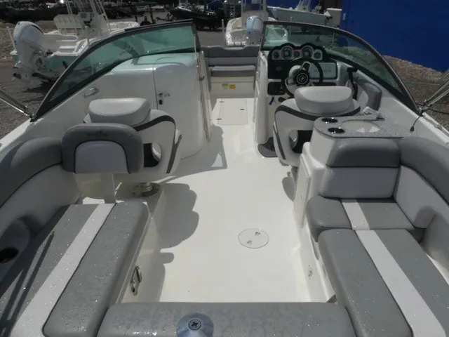 Slide: The Image of NauticStar 243 DC 2022 - 16