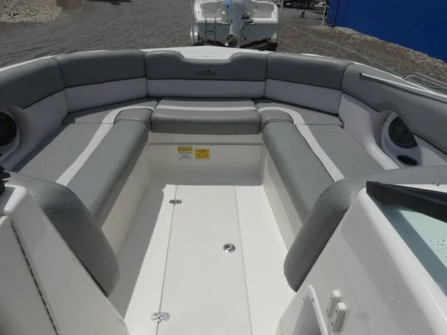 Slide: The Image of NauticStar 243 DC 2022 - 17