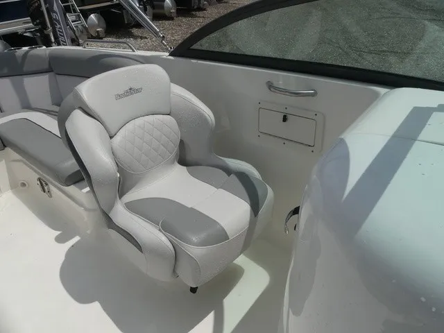 Slide: The Image of NauticStar 243 DC 2022 - 21