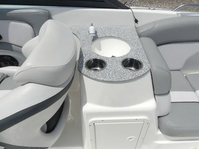 Slide: The Image of NauticStar 243 DC 2022 - 27