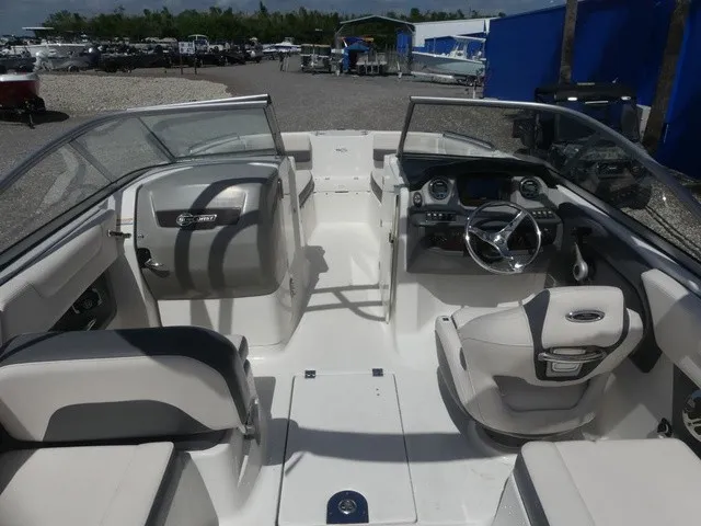 Slide: The Image of Chaparral 230 Suncoast 2017 - 10