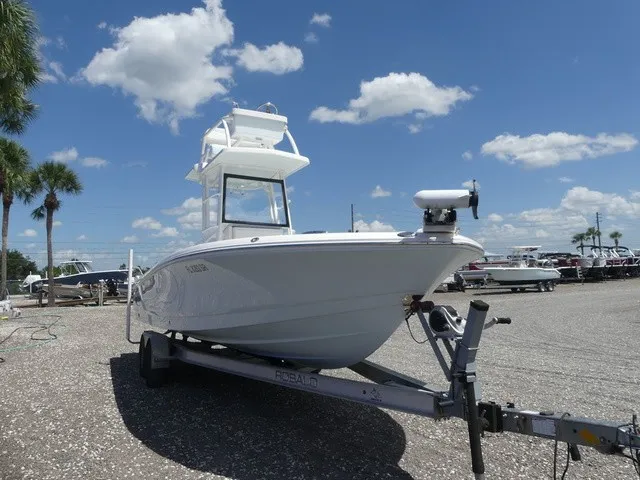 Slide: The Image of Robalo 246 Cayman SD 2022 - 3