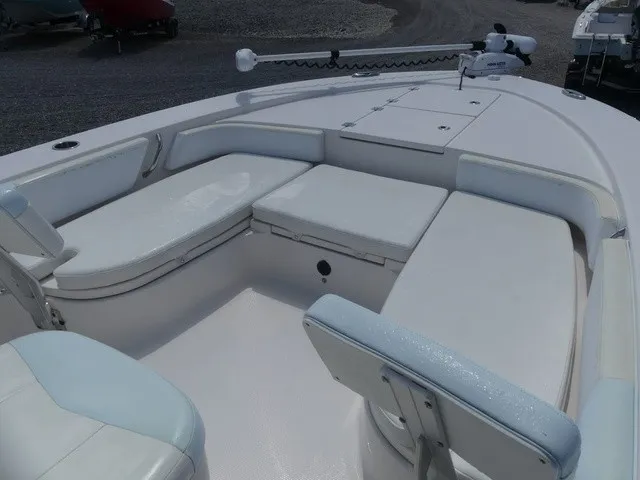 Slide: The Image of Robalo 246 Cayman SD 2022 - 12
