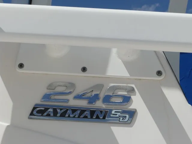 Slide: The Image of Robalo 246 Cayman SD 2022 - 7