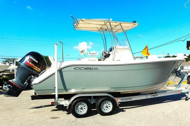 The Image of Cobia 220 Center Console 2019 - 1