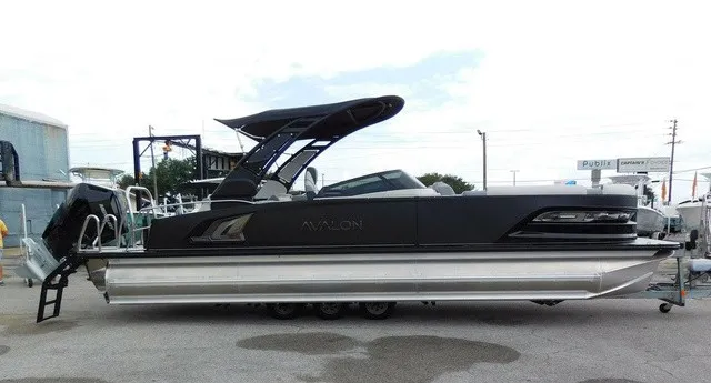 Slide: The Image of Avalon 2785 Excalibur LTD Quad Lounger Shift 2027 - 5
