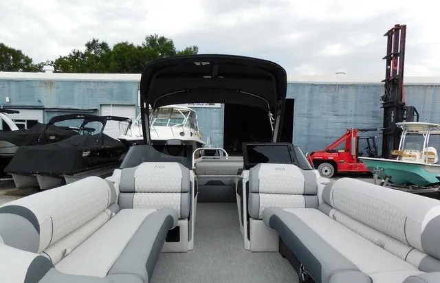 Slide: The Image of Avalon 2785 Excalibur LTD Quad Lounger Shift 2027 - 6