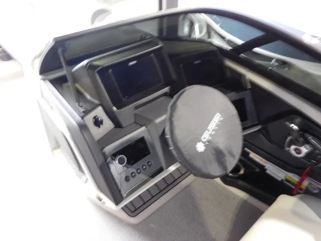 Slide: The Image of Avalon 2785 Excalibur LTD Quad Lounger Shift 2027 - 7