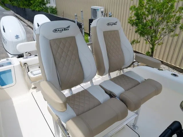 Slide: The Image of Bulls Bay 255 Center Console 2026 - 20