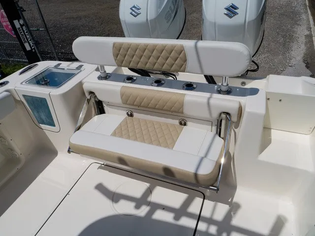 Slide: The Image of Bulls Bay 255 Center Console 2026 - 29