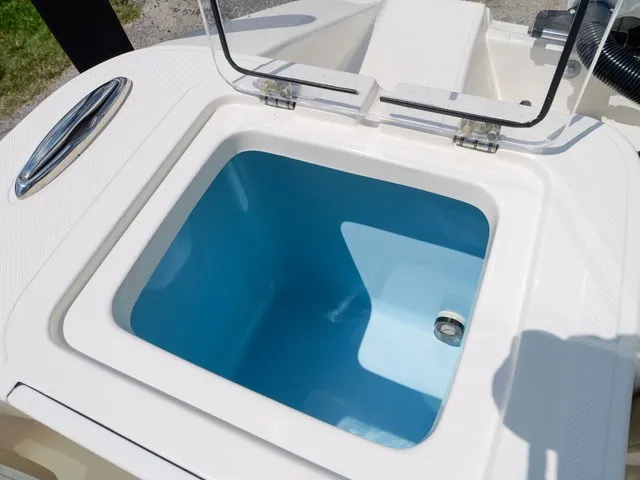 Slide: The Image of Bulls Bay 255 Center Console 2026 - 13