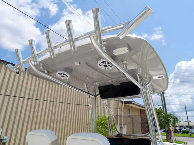 Slide: The Image of Bulls Bay 255 Center Console 2026 - 24
