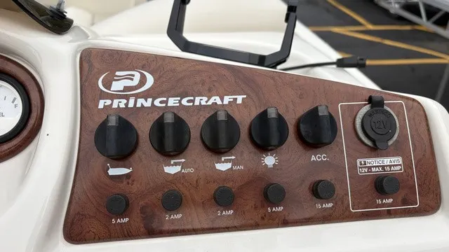 Slide: The Image of Princecraft Ventura 190V LE 2006 - 13