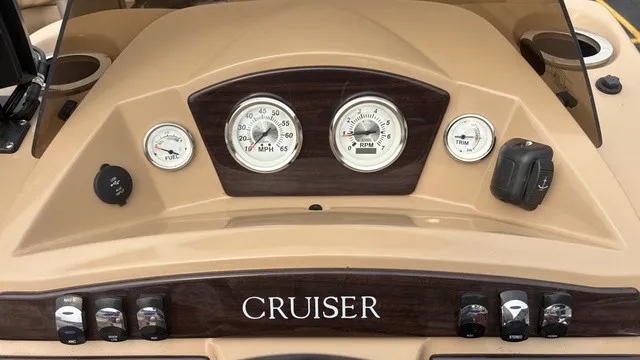 Slide: The Image of Harris Cruiser 220 2015 - 12