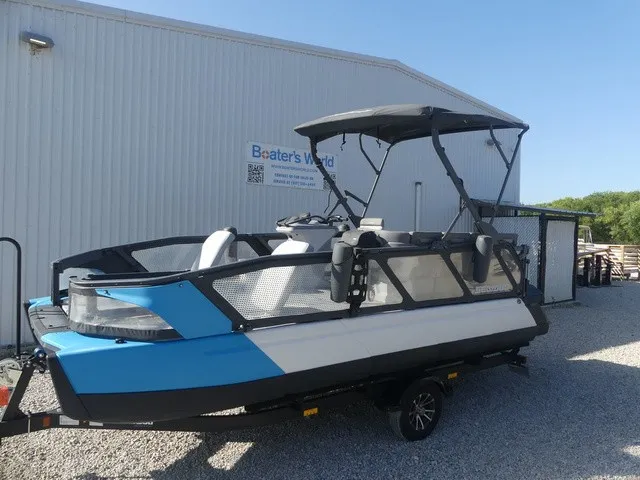Slide: The Image of Sea-Doo Switch Sport 21 2023 - 2