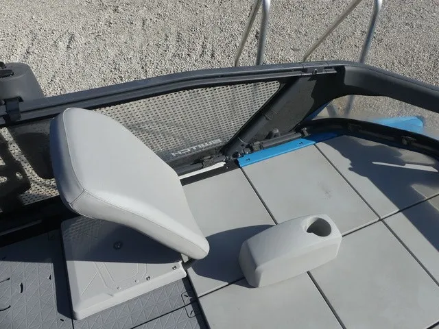 Slide: The Image of Sea-Doo Switch Sport 21 2023 - 23