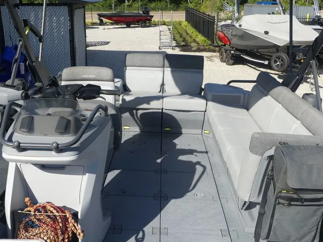 Slide: The Image of Sea-Doo Switch Sport 21 2023 - 14