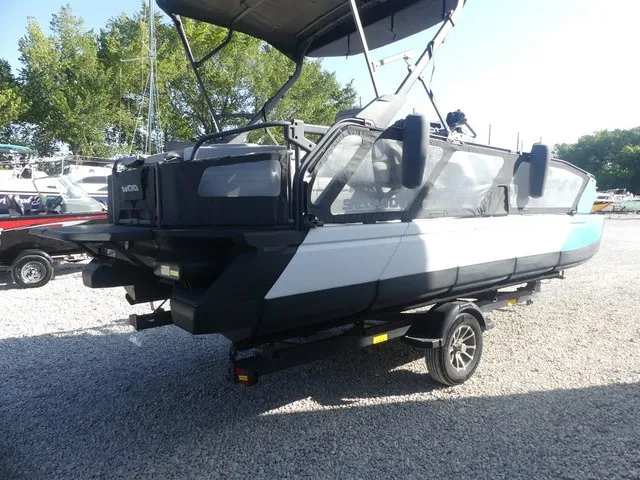 Slide: The Image of Sea-Doo Switch Sport 21 2023 - 7