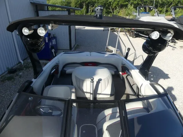 Slide: The Image of Malibu Wakesetter 22 VLX 2017 - 31