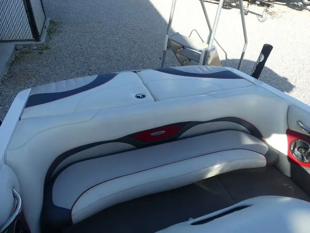 Slide: The Image of Malibu Wakesetter 22 VLX 2017 - 16